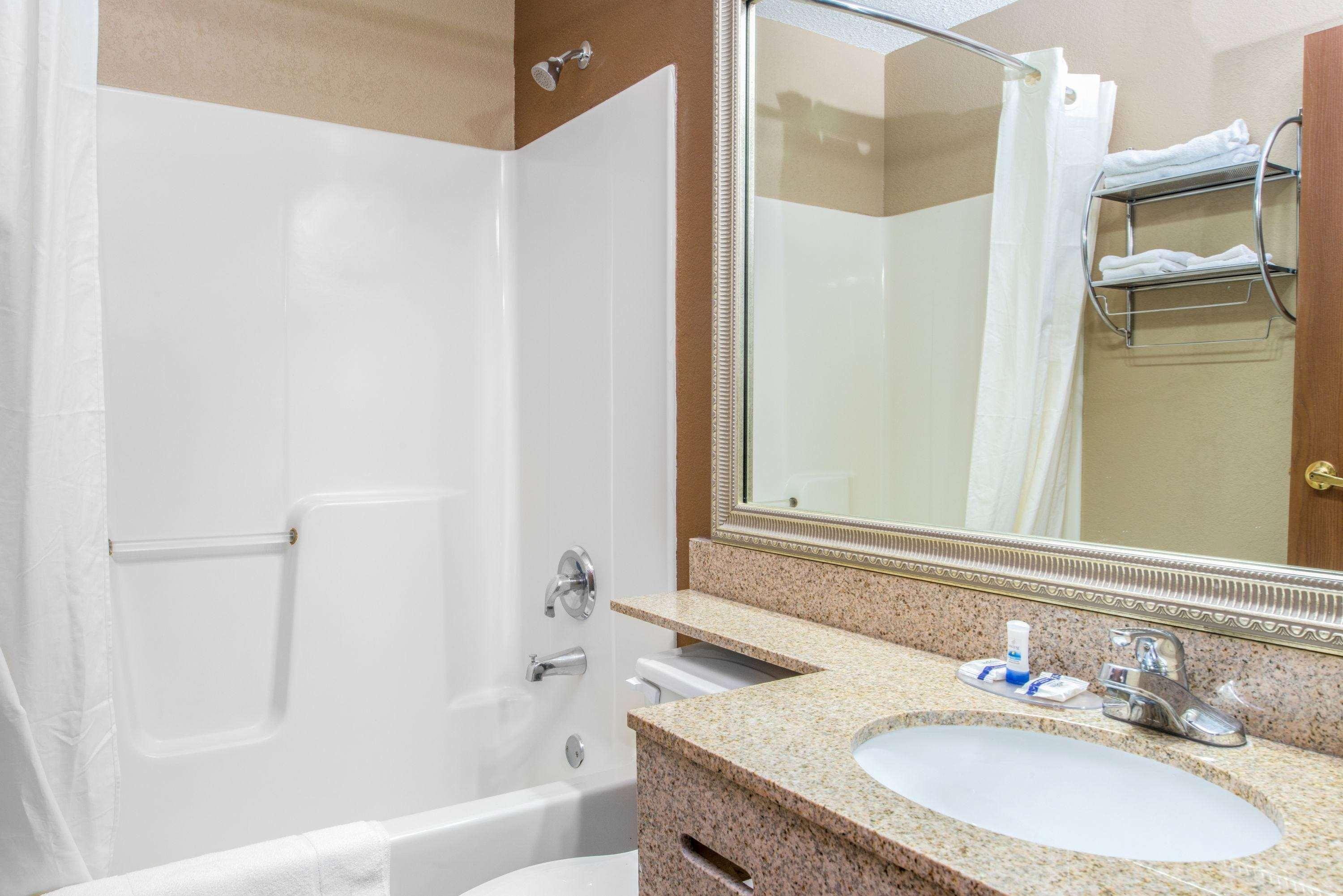 Microtel Inn & Suites Линкольн Экстерьер фото
